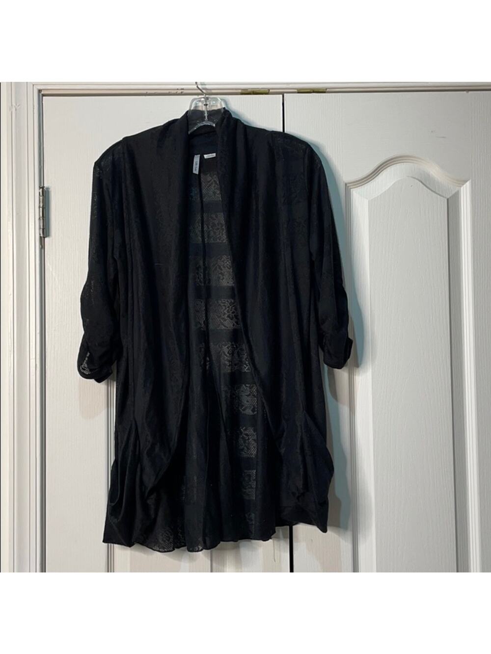 Lilly Lou M black open-front lightweight jacket